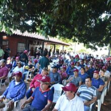 Acto de entrega de aportes que benefician directamente a la agricultura familiar